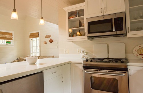 Rosemary Beach Cottage | Pet &, Kid Friendly, Two FREE adult trikes (bikes) PARKING NO WORRIES