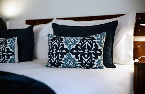 Robertson House | Petal's Place Guest House