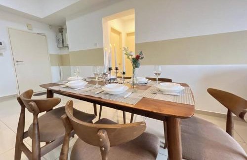 The Strand Apartment | Petaling Jaya 1-12pax Muji design 3 room 1 min to Sunway Giza