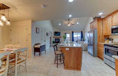 Moab South Valley Condo | PetFriendlyHome/Private HOT TUB with a lots of space to relax inside and outside
