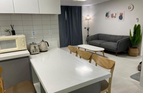 Jeongneung-dong Apartment | Petit Doudou Stylish accommodation with tranquility