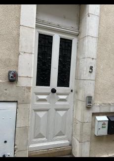 Bourges Apartment | Petit F2 fonctionnel plein centre et proche gare