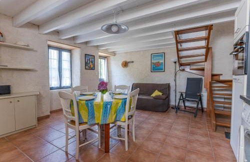 Theix-Noyalo Apartment | Petit Gite Confortable dans village