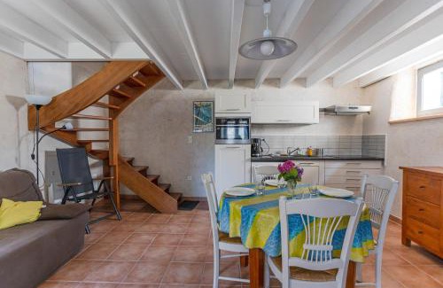 Theix-Noyalo Apartment | Petit Gite Confortable dans village