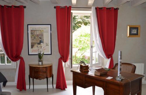 Janvry Apartment | Petit loft de charme proche VERSAILLES SACLAY 30 mn PARIS jardin terrasse parking securisé
