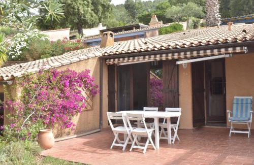 La Londe-les-Maures House | Petit mas au paradis avec piscine pour 6 personnes
