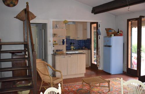 La Londe-les-Maures House | Petit mas au paradis avec piscine pour 6 personnes