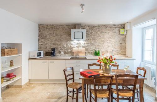 Chassagne-Montrachet House | Petit Montrachet