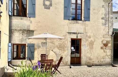 Bourg-Charente House | Petit Moulin De Veillard