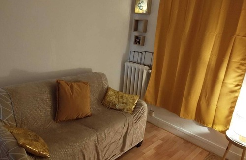 Clichy Apartment | Petit nid D'amour