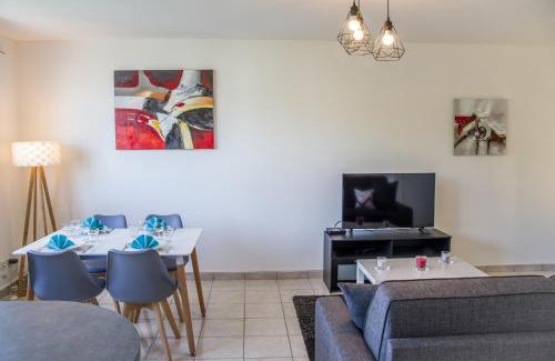 Decines-Charpieu Apartment | Petit nid douillet Décines