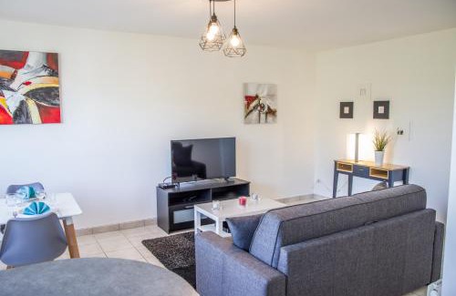 Decines-Charpieu Apartment | Petit nid douillet Décines