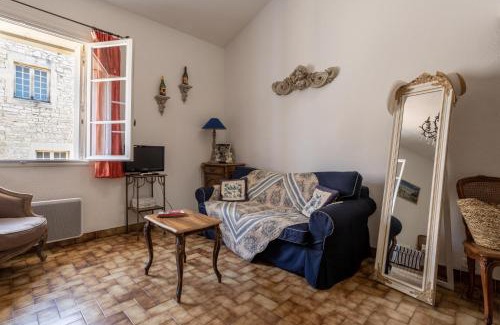 Nimes City Centre Apartment | Petit Paradis Nemausus