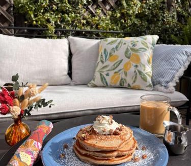San Luis Obispo Bed & Breakfast | Petit Soleil - Bed, Breakfast and Bar