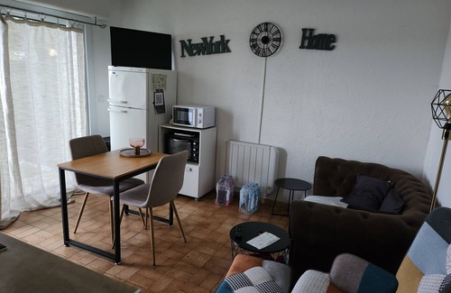Prechacq-les-Bains Apartment | Petit T 2 au Calme Près des Thermes
