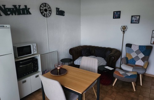 Prechacq-les-Bains Apartment | Petit T 2 au Calme Près des Thermes