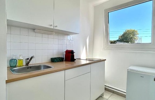 La Riche Apartment | Petit Tourangeau - Jardin Botanique - Balcon