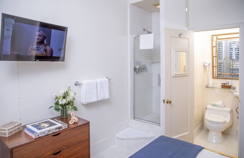 Telegraph Hill Hotel | 'Petite' Double Room with Ensuite Bathroom