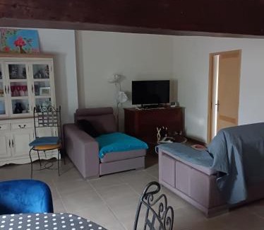 Chateau-Renard House | petite maison de ville toute équipée