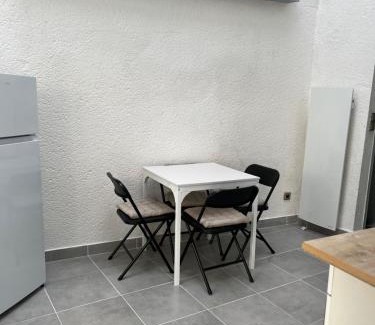 Nemours Apartment | Petite maison de ville duplex 4 personnes