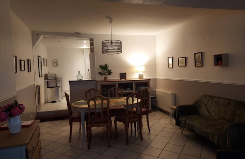 Auxerre House | Petite Maison de Ville au Charme Authentique