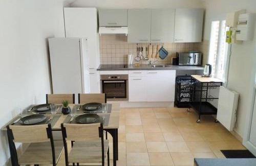 Verberie Apartment | Petite maison en centre ville