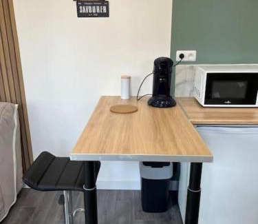 Bonnieres-sur-Seine Apartment | Petite maisonnette proche de Giverny
