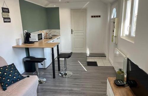 Bonnieres-sur-Seine Apartment | Petite maisonnette proche de Giverny