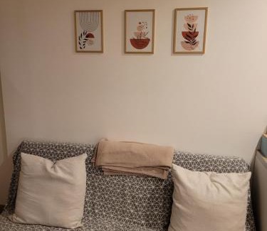 Pont-Sainte-Maxence Apartment | Petite maisonnette