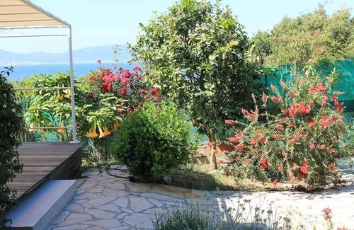 Isolella House | Petite Maison Indépendante, vue Mer, à 5min à Pieds de la Plage