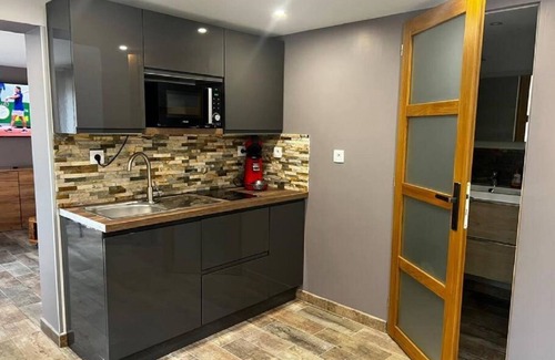 Fultot House | Petite Maison Indépendante de 40 m² sur 2 Niveaux
