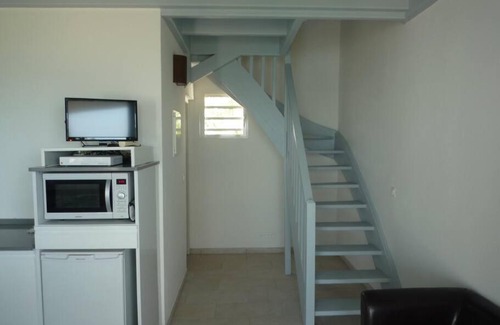 Le Robert House | Petite maison meublée piscine Robert Martinique