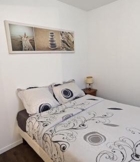 Goussainville Apartment | Petite maison proche l'aéroport Charles de Gaules, parc Astérix et Stade de France