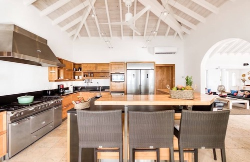 Grand Case Villa | Petite Plage 5 - Stunning beachfront villa with pool and concierge