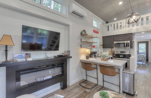 Tracy City Cabin | Petite Retreat at The Retreat at Water's Edge