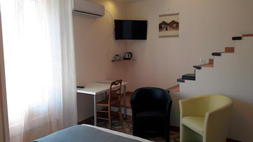 Saint-Pargoire Bed & Breakfast | Petite Suite Douillette - Suite