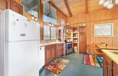 Bellaire House | Petoskey Stone Lodge
