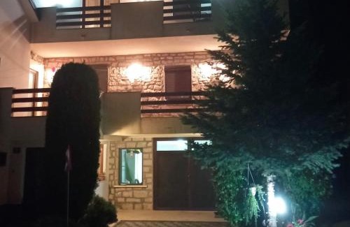 Livno Apartment | Petra