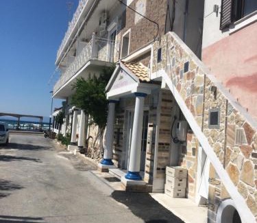 Molos House | Petrakis Beach