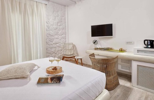 Agios Georgios House | Petri Suites Comfort Suite Garden View BB 3 people