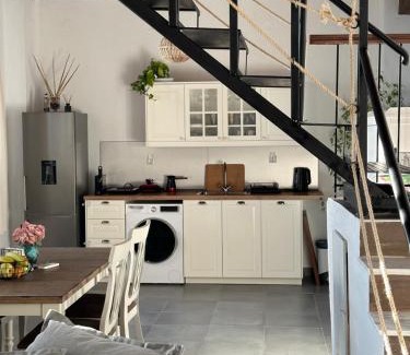 Paradhisos House | Petrospito by the sea!