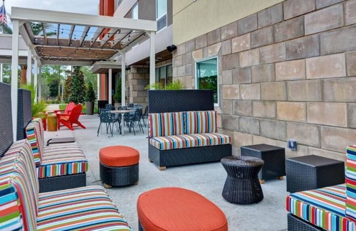 Daytona Beach House | Pets are Allowed HERE! Onsite Pool, Close to Daytona Flea & Farmers Market