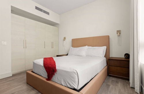 Hollywood Resort | Pets friendly 1BR APT AT / Hollywood beach RESORT