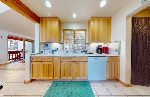 Angel Fire House | Pets | Large Deck | Hot Tub | Paradise View