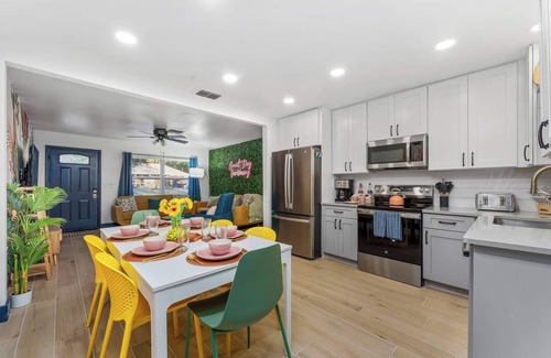 Crystal River House | Pets OK! Heated Pool mins to 3 Sisters Spring!