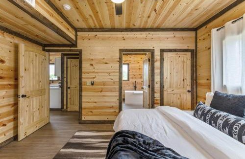 Golden Apartment | Pets OK! Hot Tub, Waterfront, Starlink, Firepit