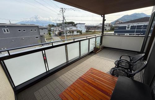 Fujikawaguchiko House | Pets OK Stunning view of Mt Fuji Near Kawaguchiko Beautiful new facilities ASTLAND