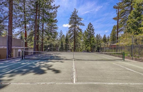 Lake Forest Condo | Pets! Walk to Lake! On the Bike Trail! Close to town!