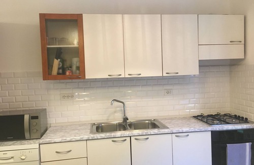 Rione VII Regola Apartment | Pettinari Holiday House, Central, comfortable, spacious, with elevator.