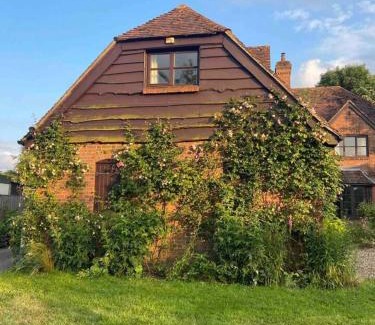 Bottlesford Apartment | Pewsey Retreat 3 Sleeps -PetFriendly BBq Parking